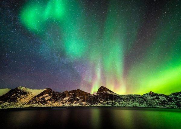 Andorja En Idyllisk Perle Naer Lofoten Ibestad Buitenkant foto